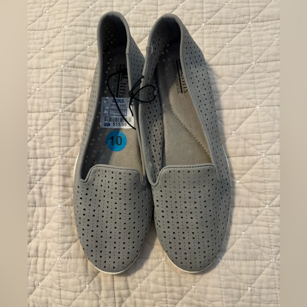 Women’s flats